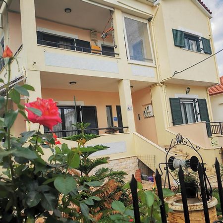 Studio Apartments Eirini Pyrgi Thermis Exterior photo