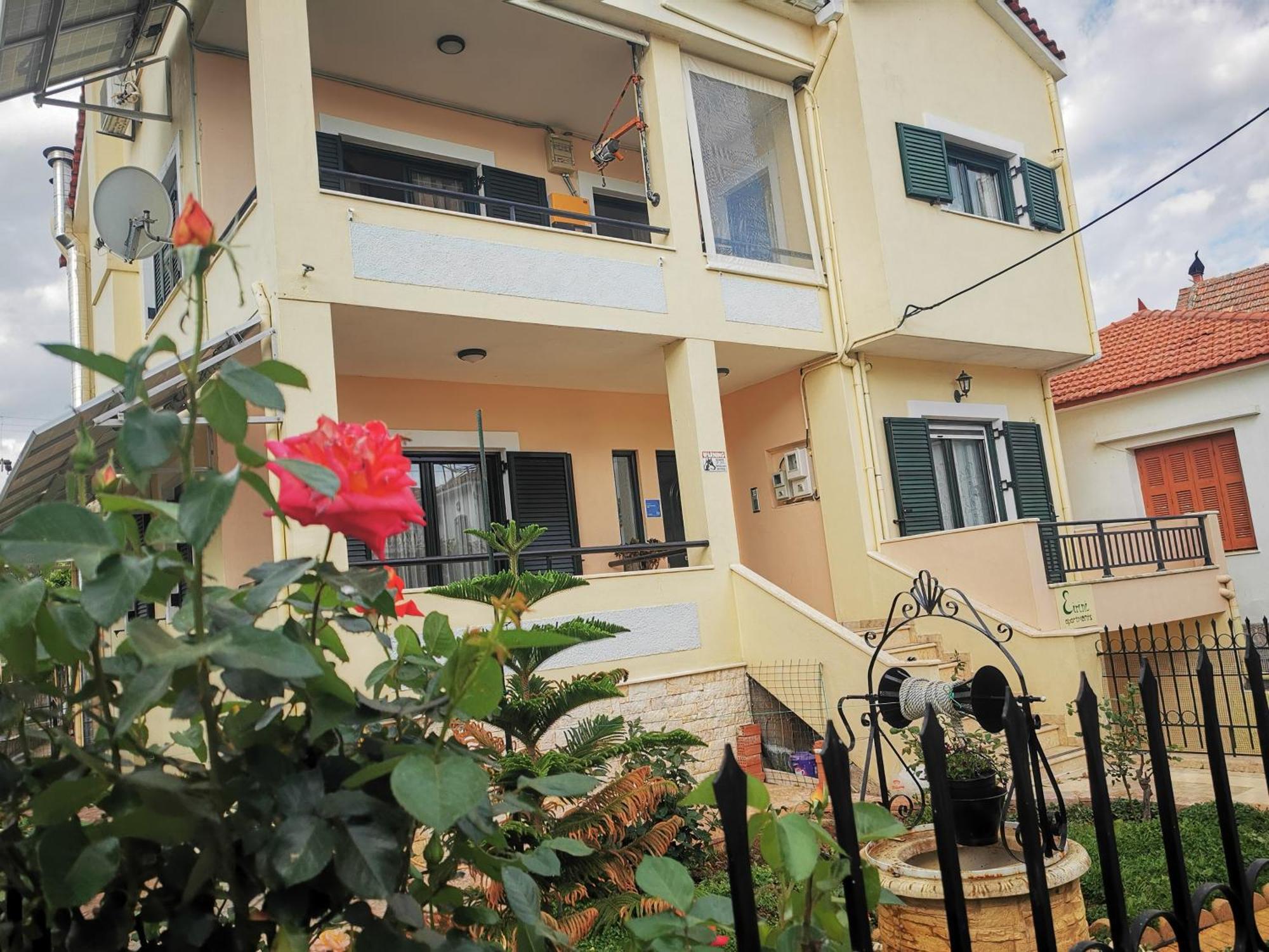 Studio Apartments Eirini Pyrgi Thermis Exterior photo
